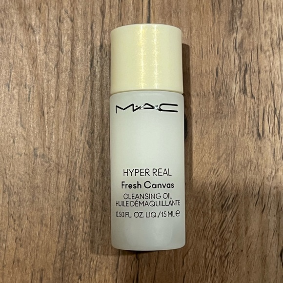 NWT MAC Hyper Real Fresh Canvas Cleansing Oil, 0.50 fl oz - Picture 5 of 7
